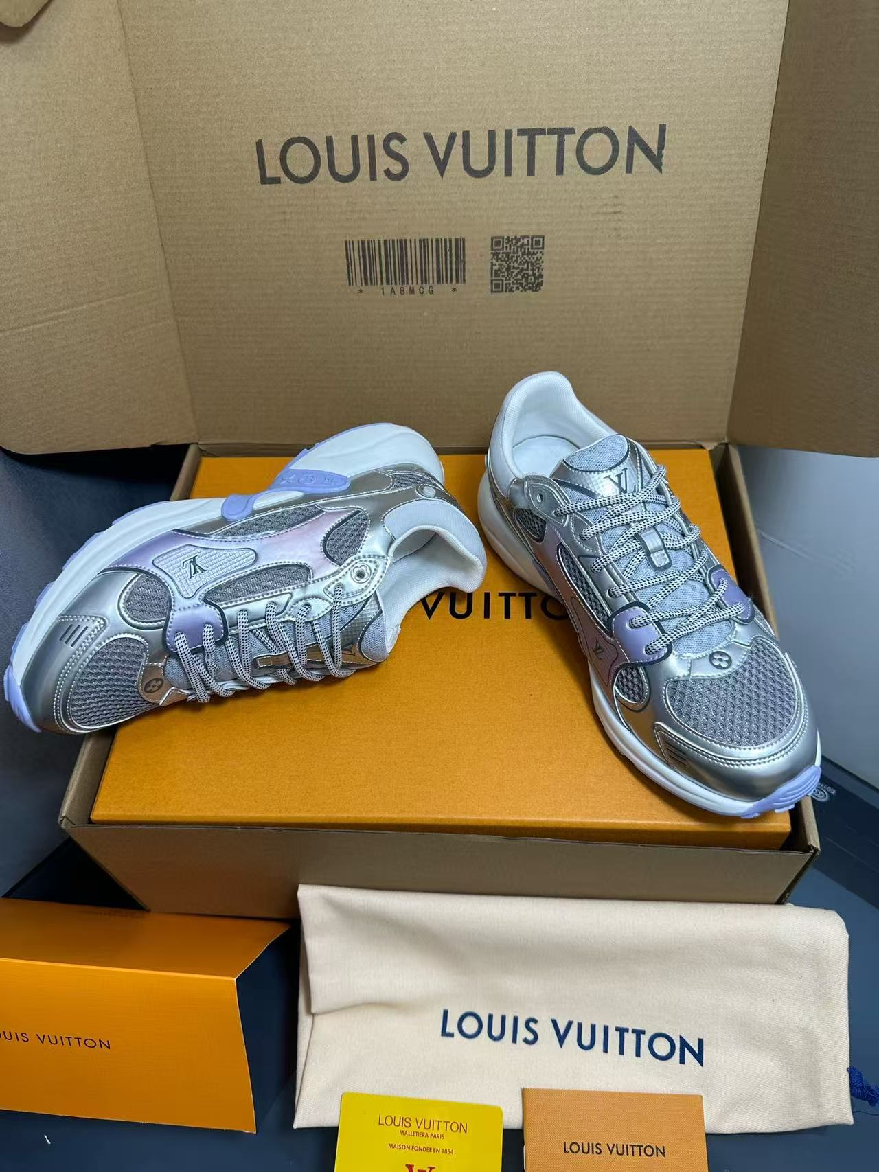 LVの高品質カジュアルシューズ【50％割引+送料無料】