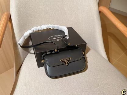 PR4DA 牛革クロスボディバッグ【 50％割引+送料無料】