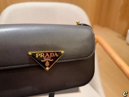 PR4DA 牛革クロスボディバッグ【 50％割引+送料無料】