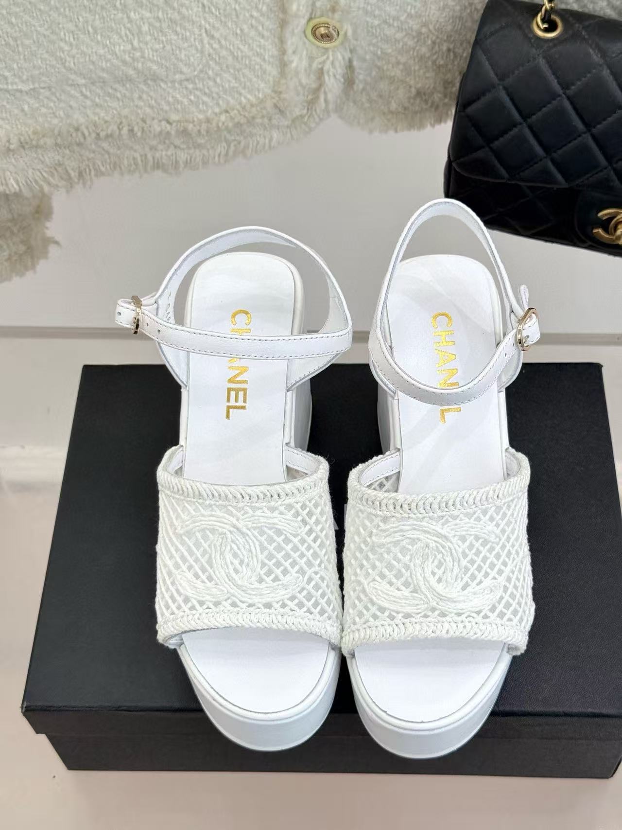 CHANE1 高品質ダブルC中空厚底サンダル【50％割引+送料無料】