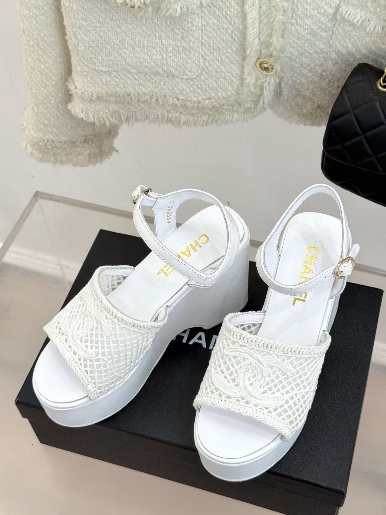 CHANE1 高品質ダブルC中空厚底サンダル【50％割引+送料無料】