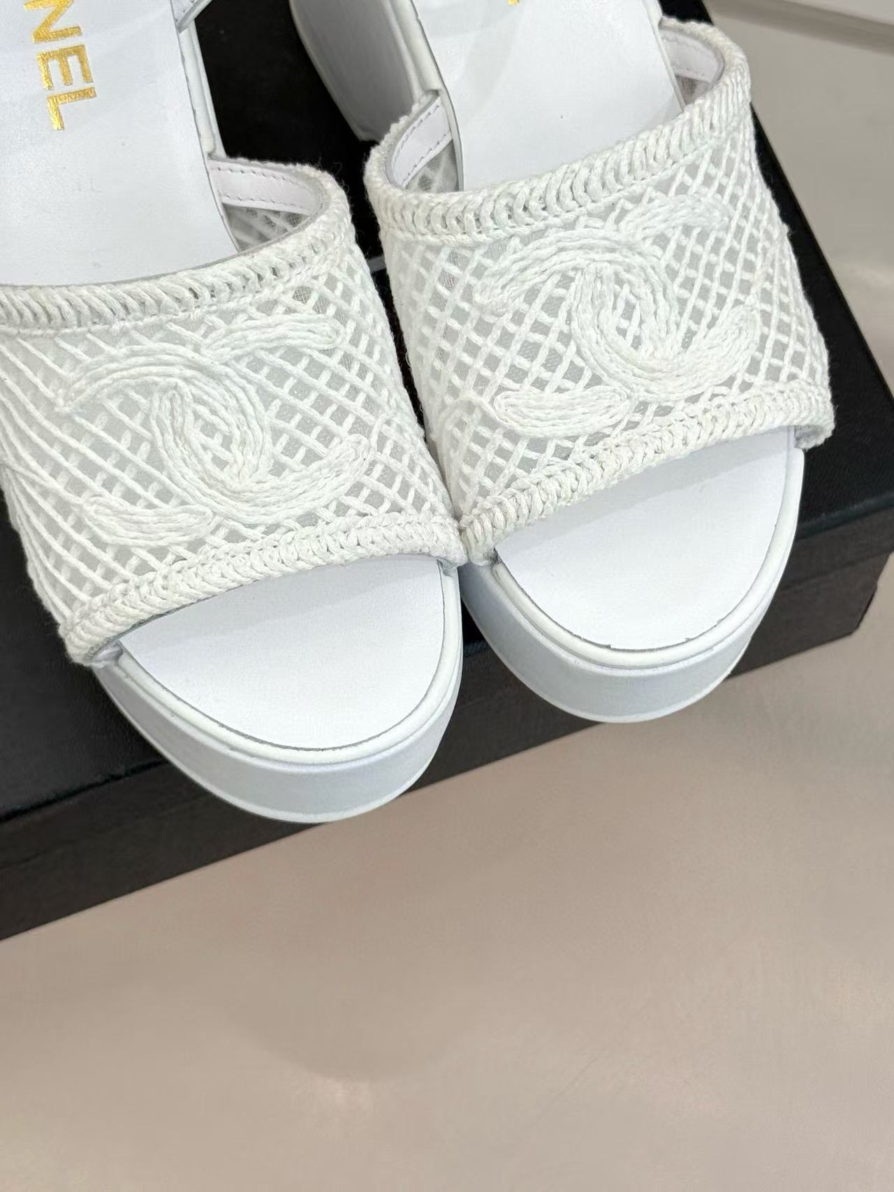 CHANE1 高品質ダブルC中空厚底サンダル【50％割引+送料無料】