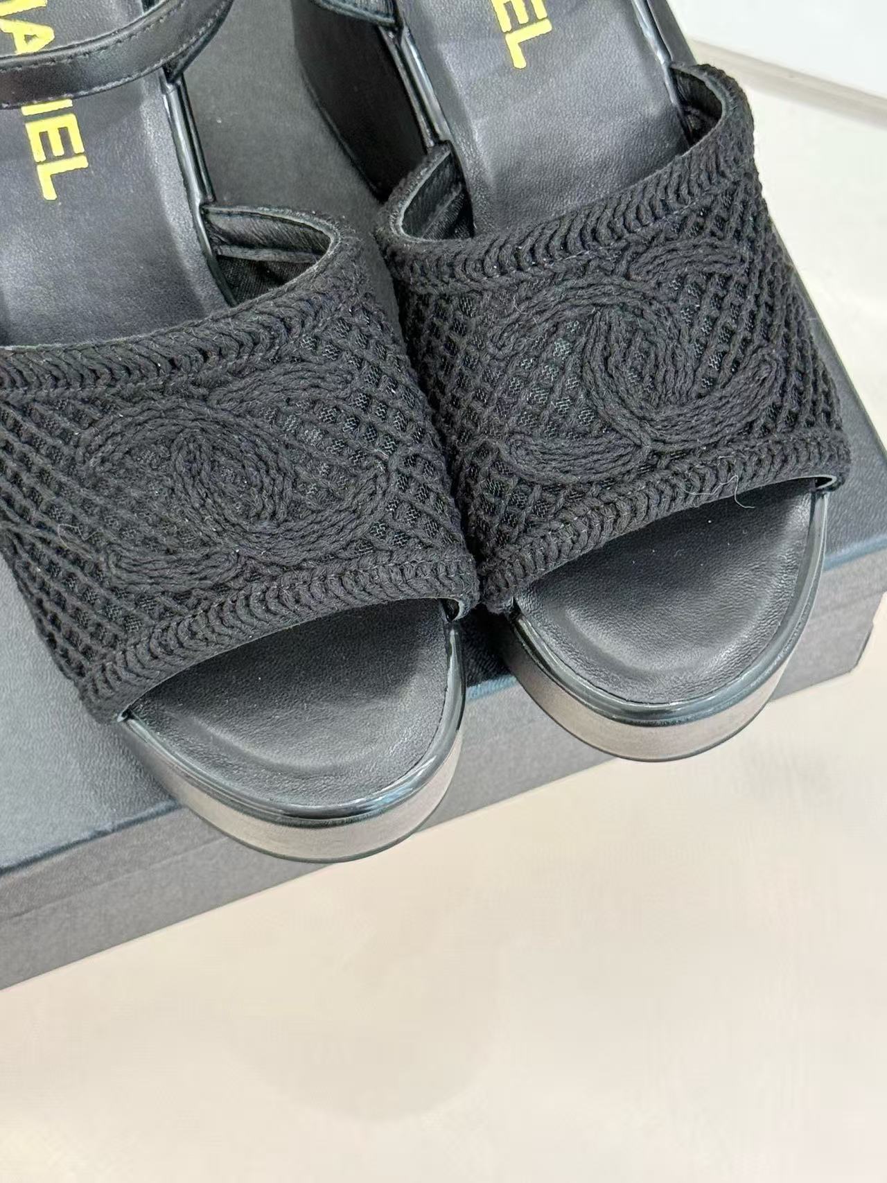 CHANE1 高品質ダブルC中空厚底サンダル【50％割引+送料無料】