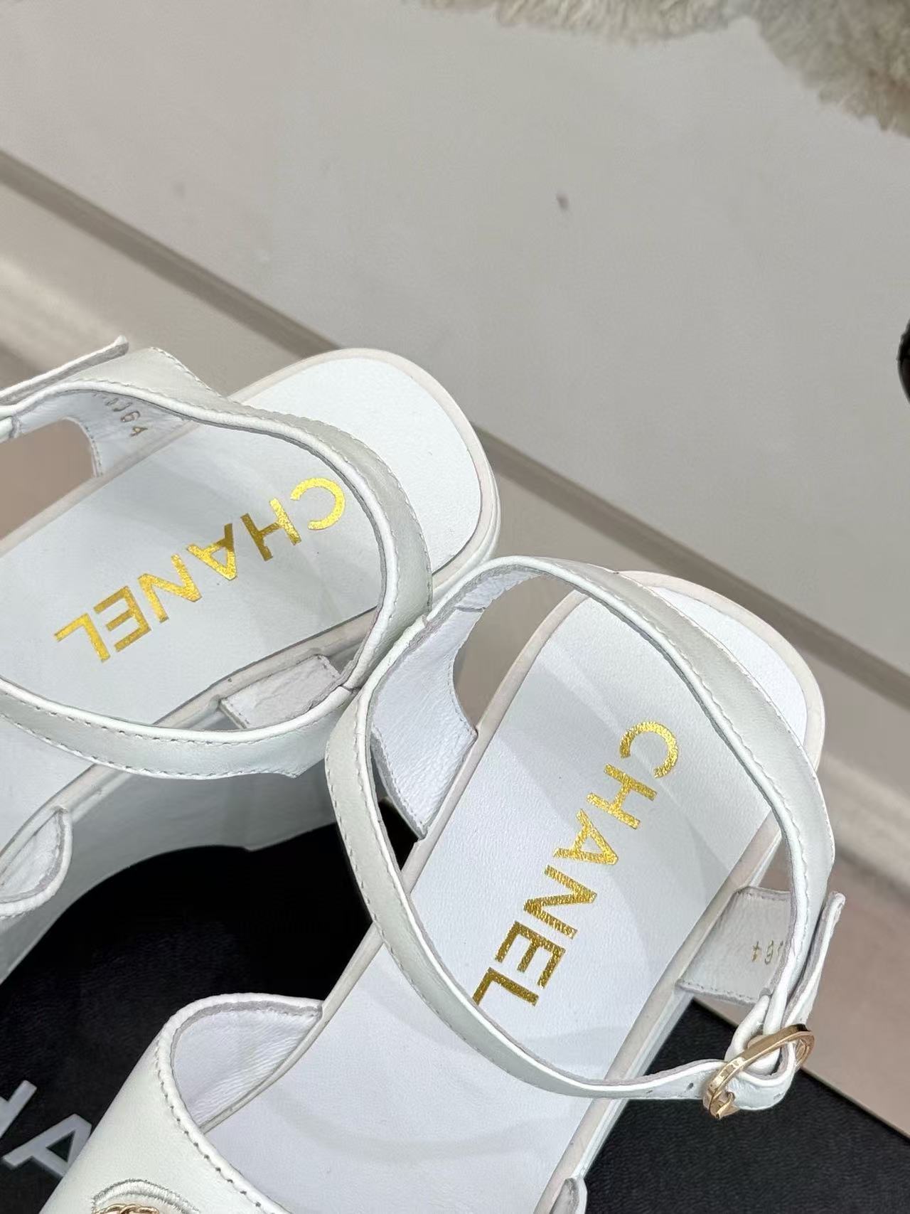 CHANE1 高品質ダブルCチェーン厚底サンダル【50％割引+送料無料】