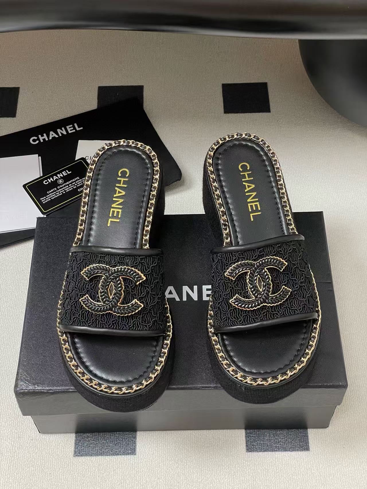 CHANE1 高品質チェーンダブルC文字厚底スリッパ【50％割引+送料無料】