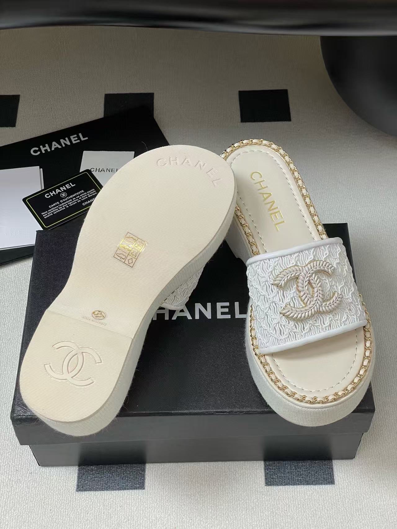 CHANE1 高品質チェーンダブルC文字厚底スリッパ【50％割引+送料無料】