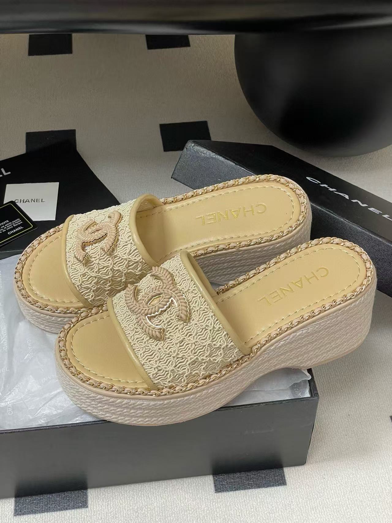 CHANE1 高品質チェーンダブルC文字厚底スリッパ【50％割引+送料無料】