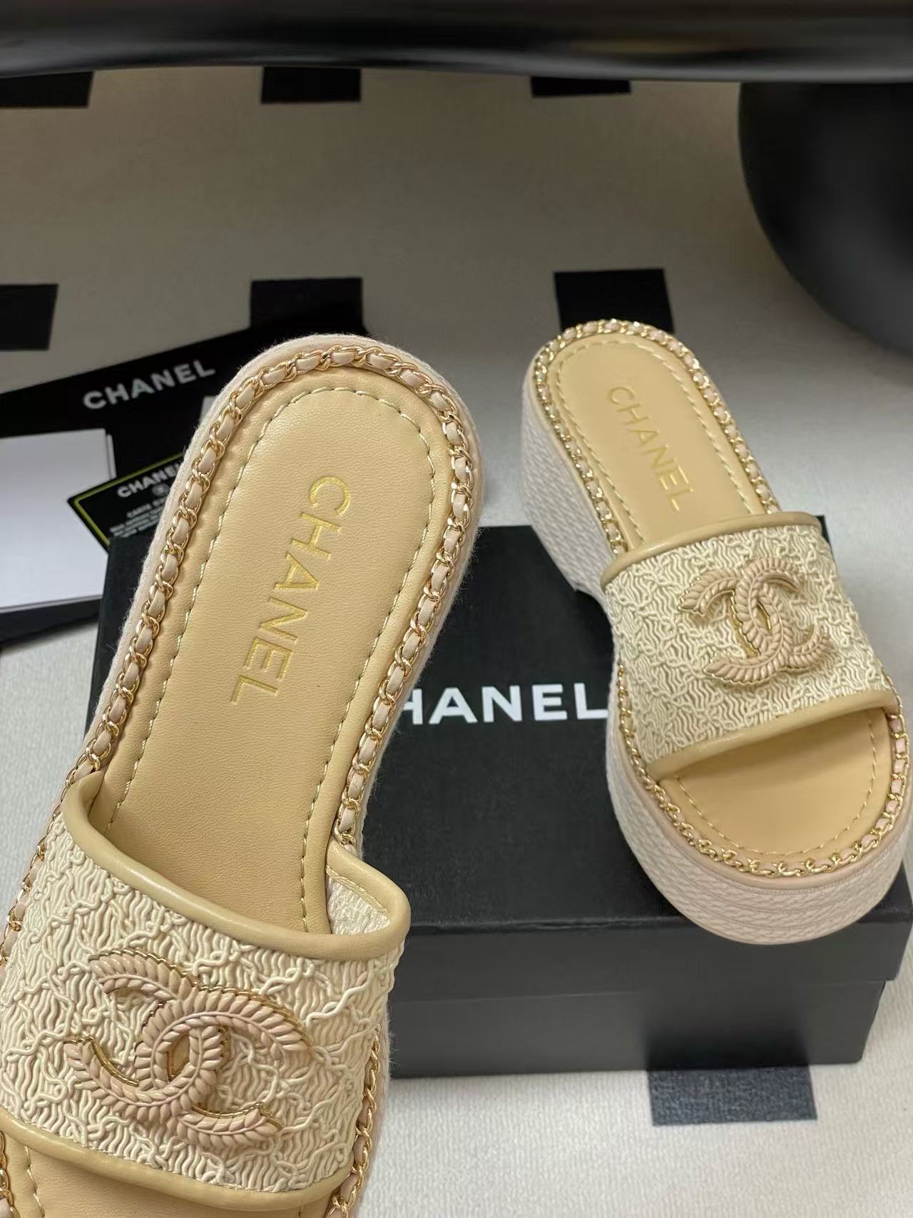 CHANE1 高品質チェーンダブルC文字厚底スリッパ【50％割引+送料無料】