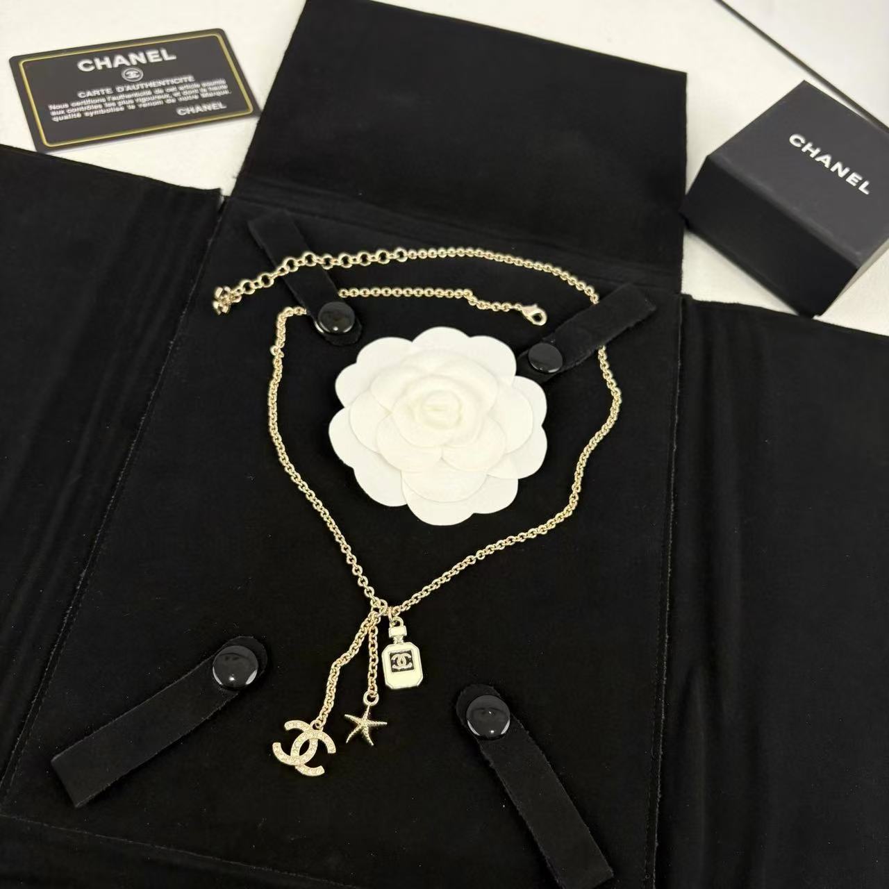 CHANE1 香水瓶五芒星ネックレス【 50％割引+送料無料】