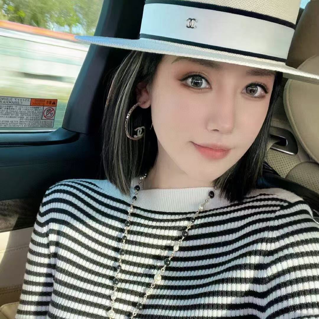 CHANE1 フープ ホロー ラインストーン ダブルC イヤリング【 50％割引+送料無料】