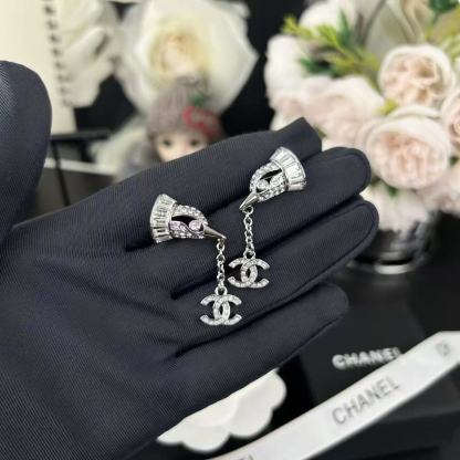 CHANE1 フルダイヤモンド ダブルC バードイヤリング【 50％割引+送料無料】