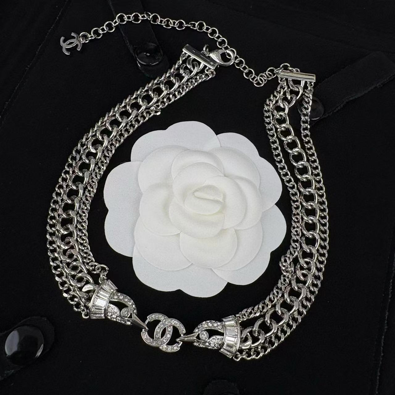 CHANE1 ダブルC フルダイヤモンド 3層ネックレス【 50％割引+送料無料】