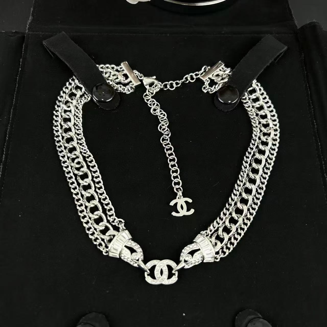 CHANE1 ダブルC フルダイヤモンド 3層ネックレス【 50％割引+送料無料】