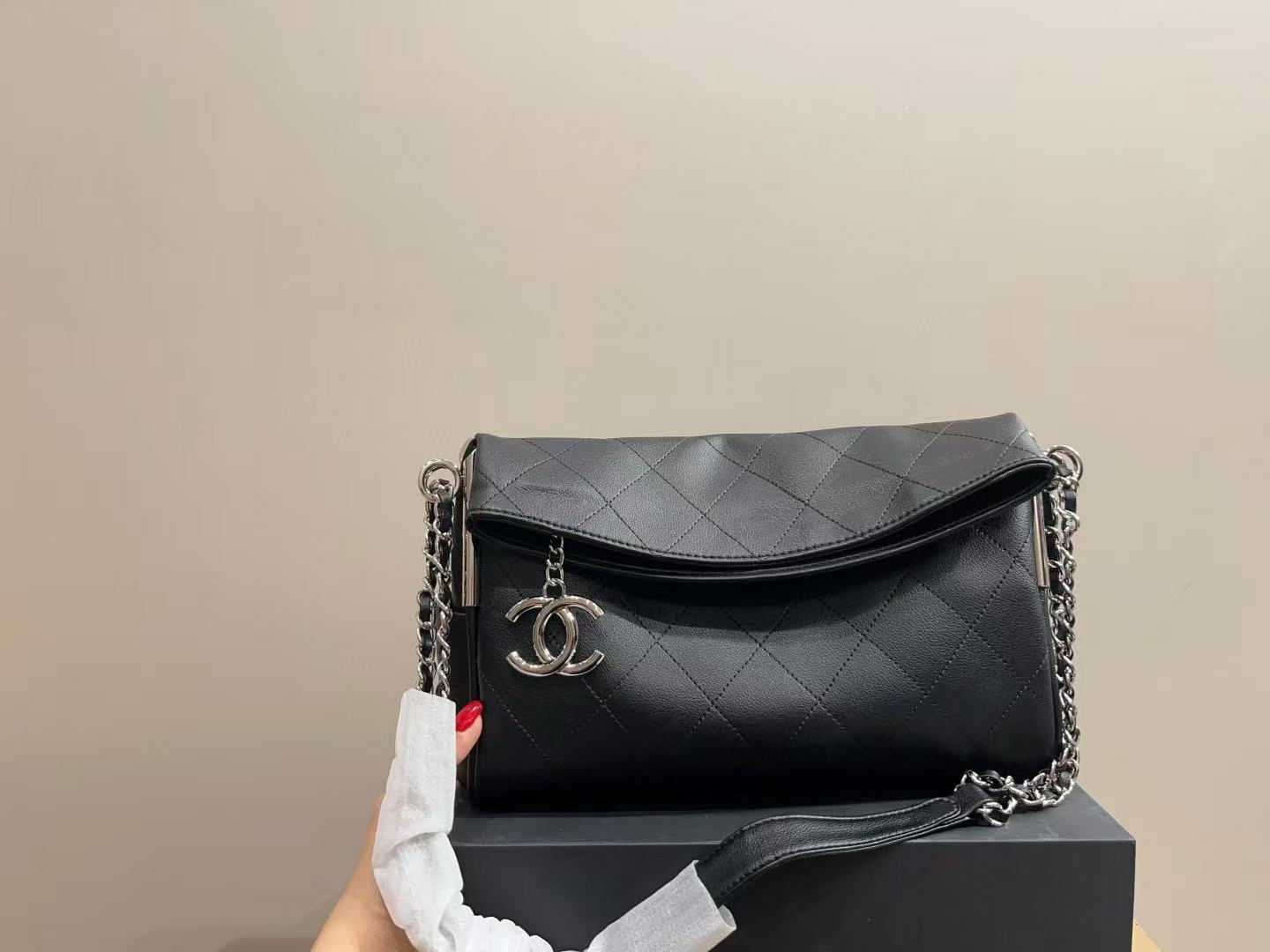 CHANE1 チェーンホーボー折りたたみバッグ【 50％割引+送料無料】