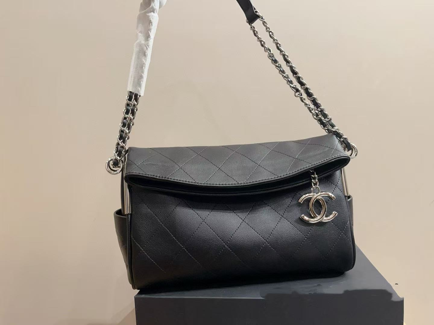 CHANE1 チェーンホーボー折りたたみバッグ【 50％割引+送料無料】