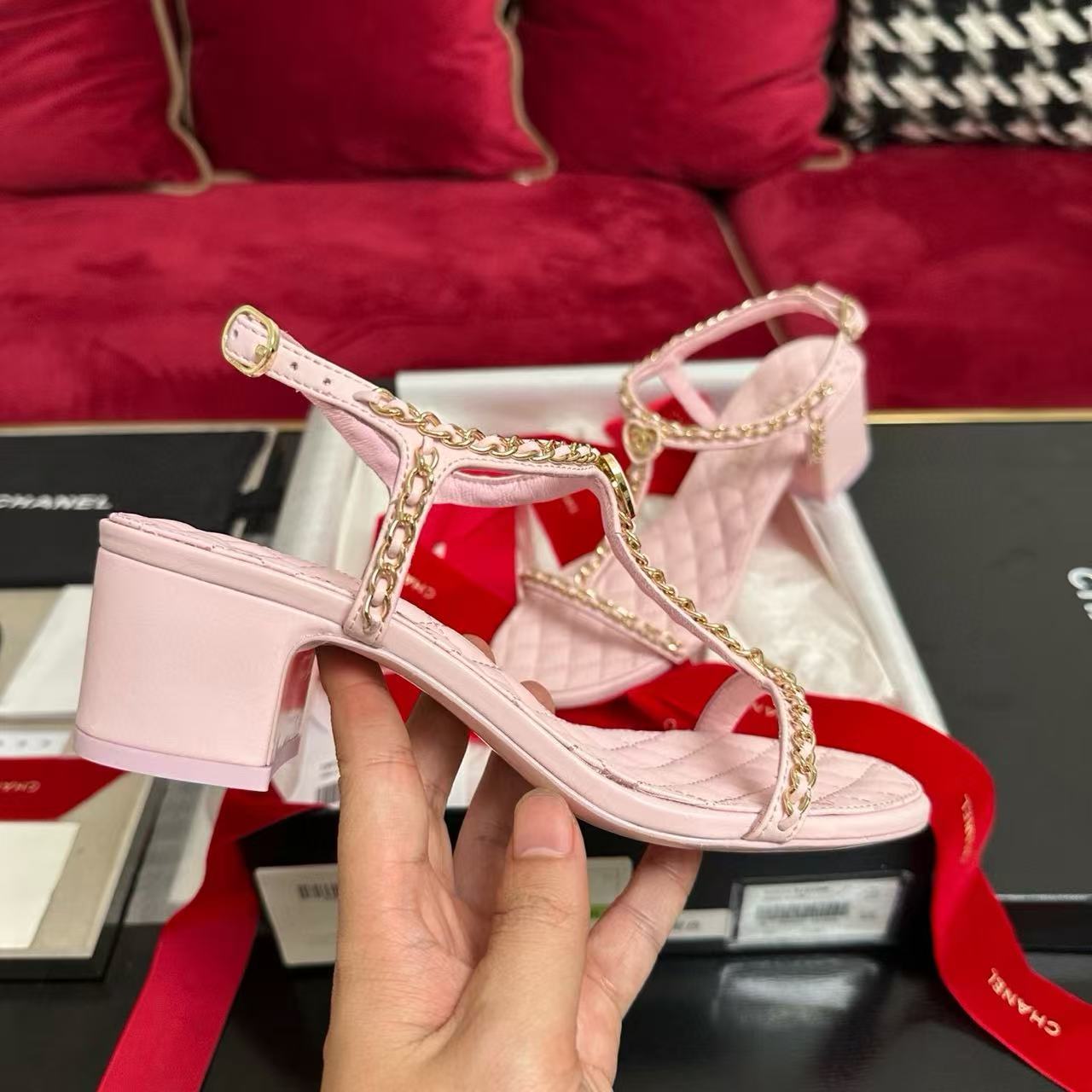 CHANE1 高品質チェーンハートローヒールサンダル【50％割引+送料無料】