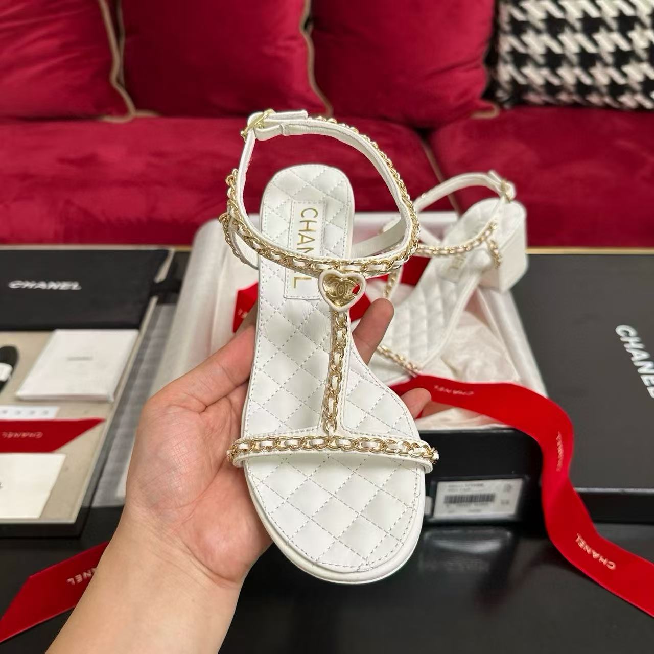 CHANE1 高品質チェーンハートローヒールサンダル【50％割引+送料無料】