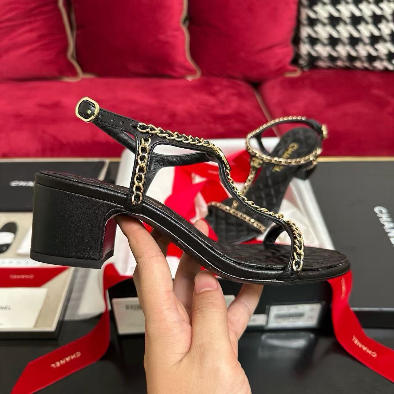 CHANE1 高品質チェーンハートローヒールサンダル【50％割引+送料無料】