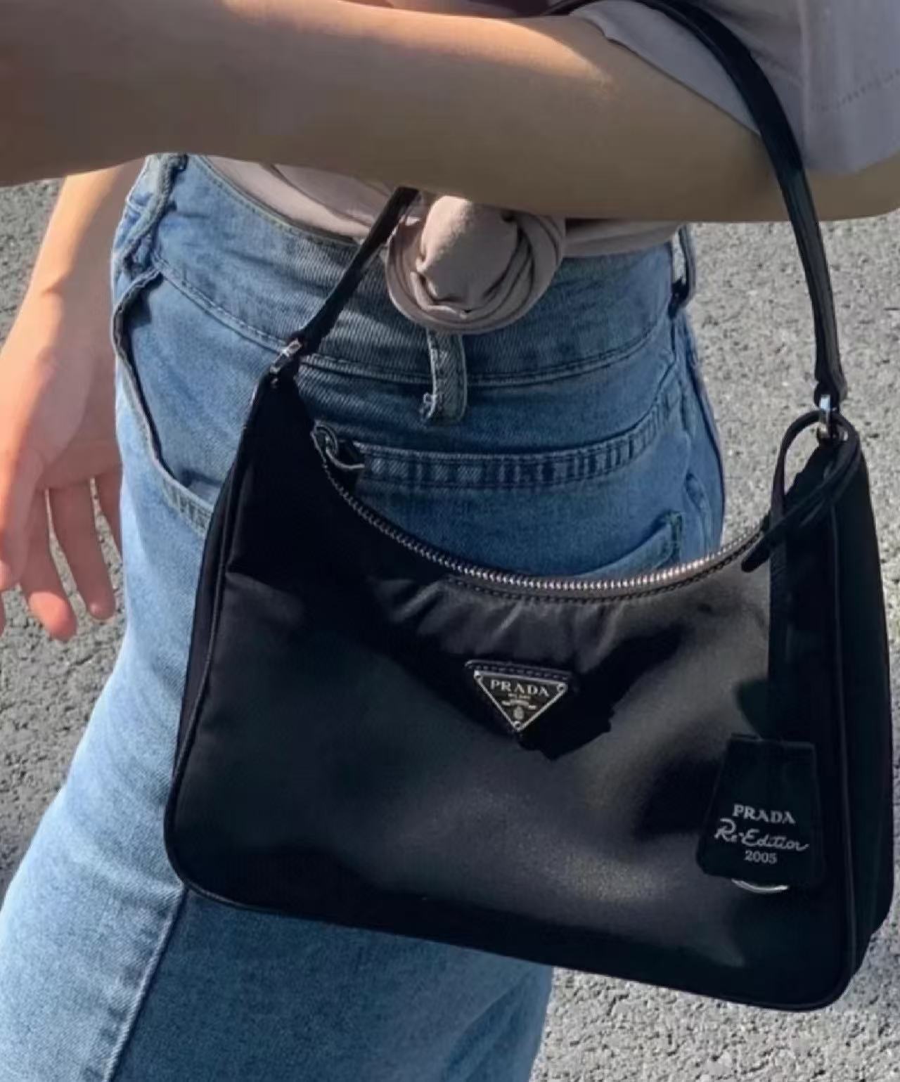 PR4DAチェーンアンダーアームバッグ【 50％割引+送料無料】