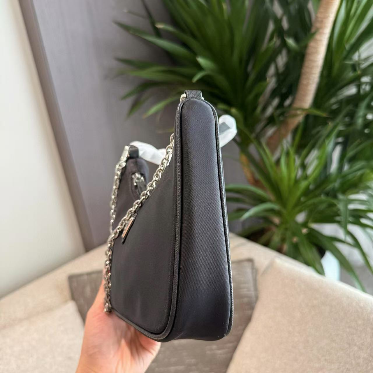 PR4DAチェーンアンダーアームバッグ【 50％割引+送料無料】