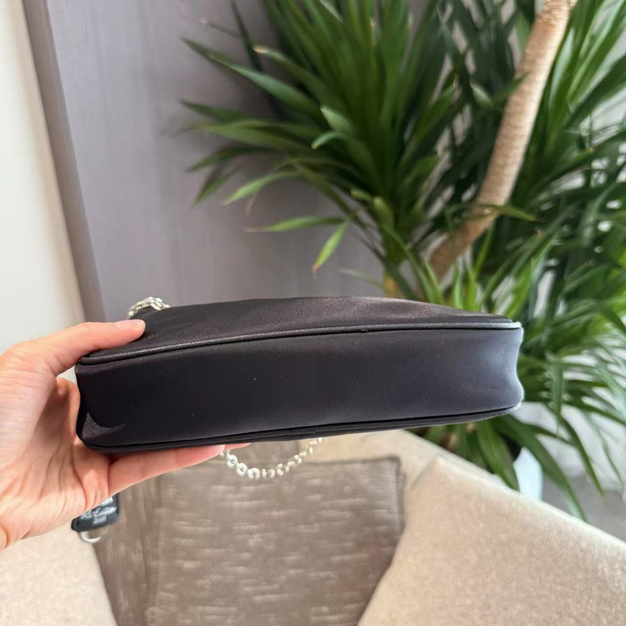 PR4DAチェーンアンダーアームバッグ【 50％割引+送料無料】