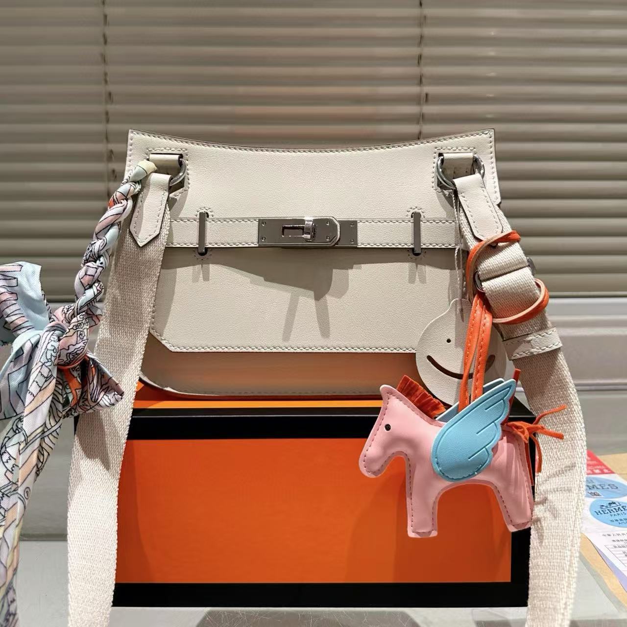 HERME5 jypsiereショルダーバッグ【 50％割引+送料無料】