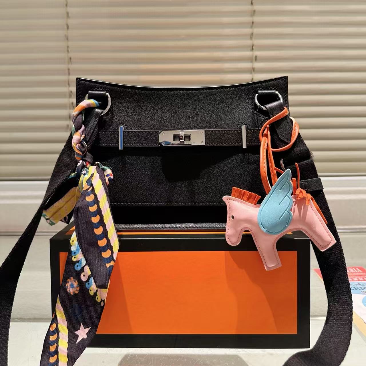 HERME5 jypsiereショルダーバッグ【 50％割引+送料無料】