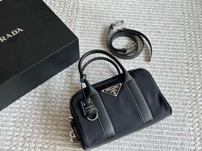 PR4DA 牛革ハンドバッグ【50％割引+送料無料】