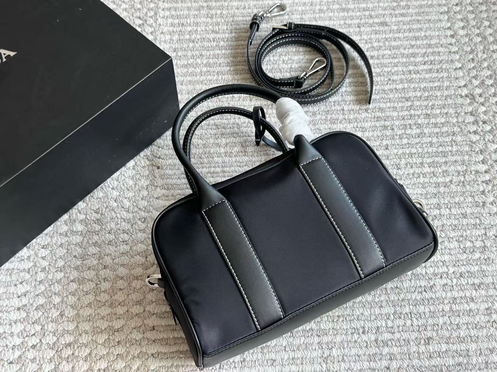 PR4DA 牛革ハンドバッグ【50％割引+送料無料】