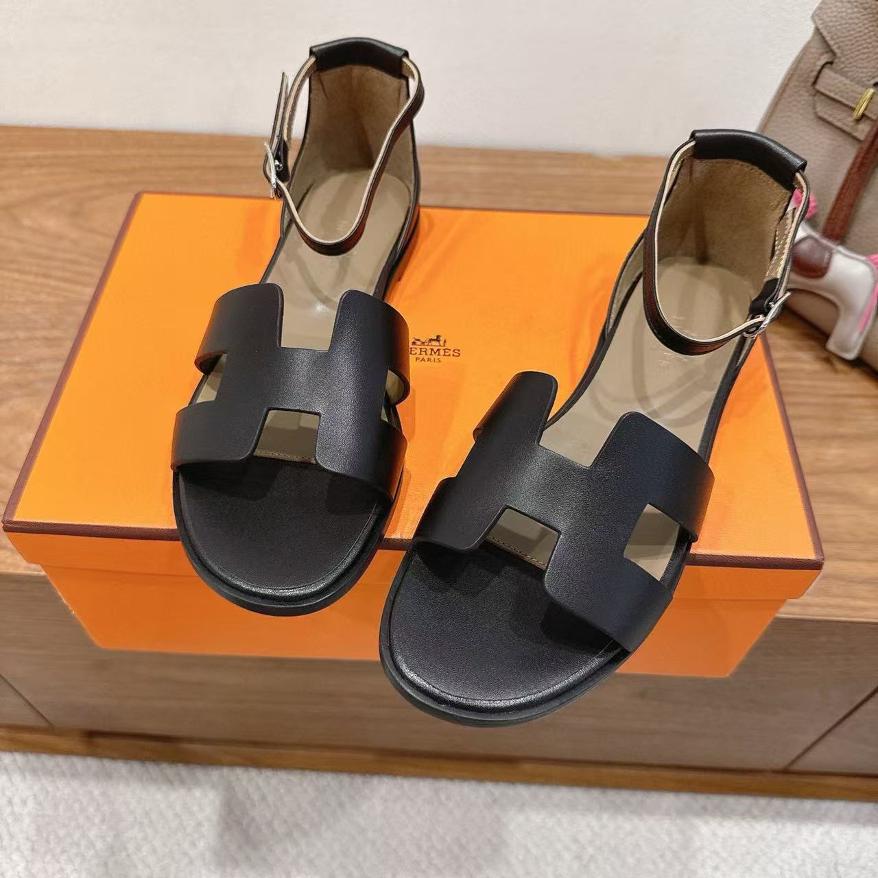 HERME5 高品質レザーフラットサンダル【50％割引+送料無料】
