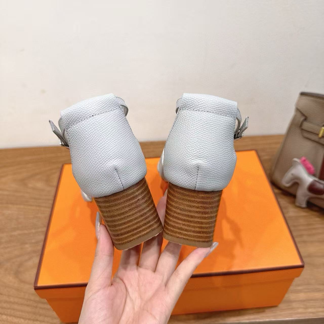 HERME5の高品質ローヒールサンダル【50％割引+送料無料】