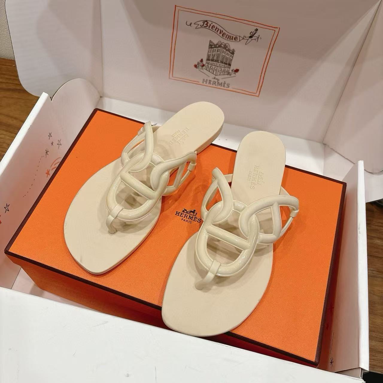 HERME5 高品質豚鼻スリッパ【50％割引+送料無料】