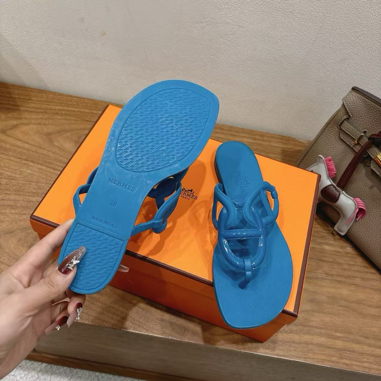 HERME5 高品質豚鼻スリッパ【50％割引+送料無料】