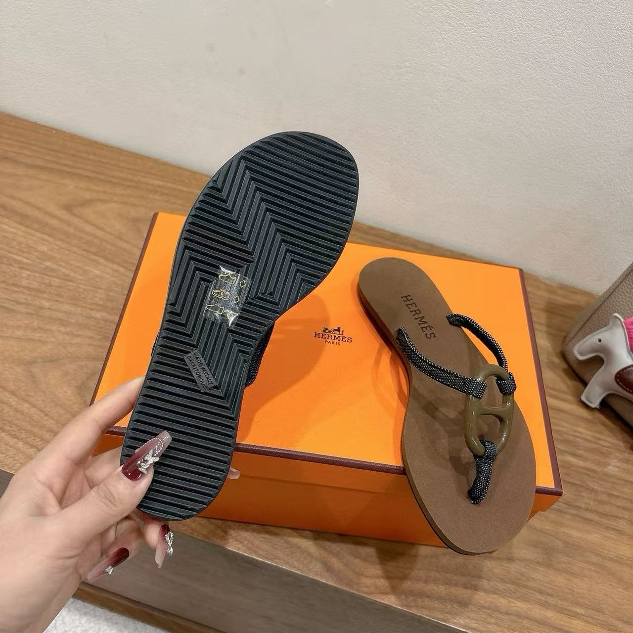 HERME5 高品質カラーマッチング豚鼻スリッパ【50％割引+送料無料】