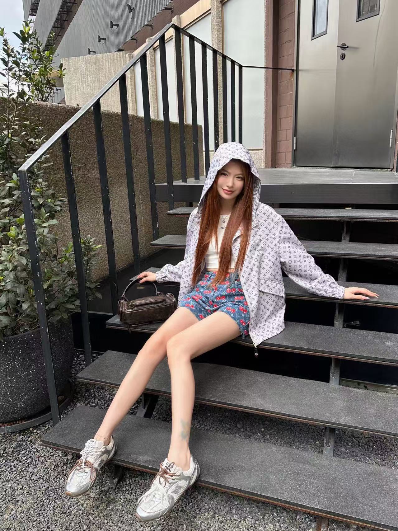 LVプリント ジップアップ フード付きジャケット【50％割引+送料無料】