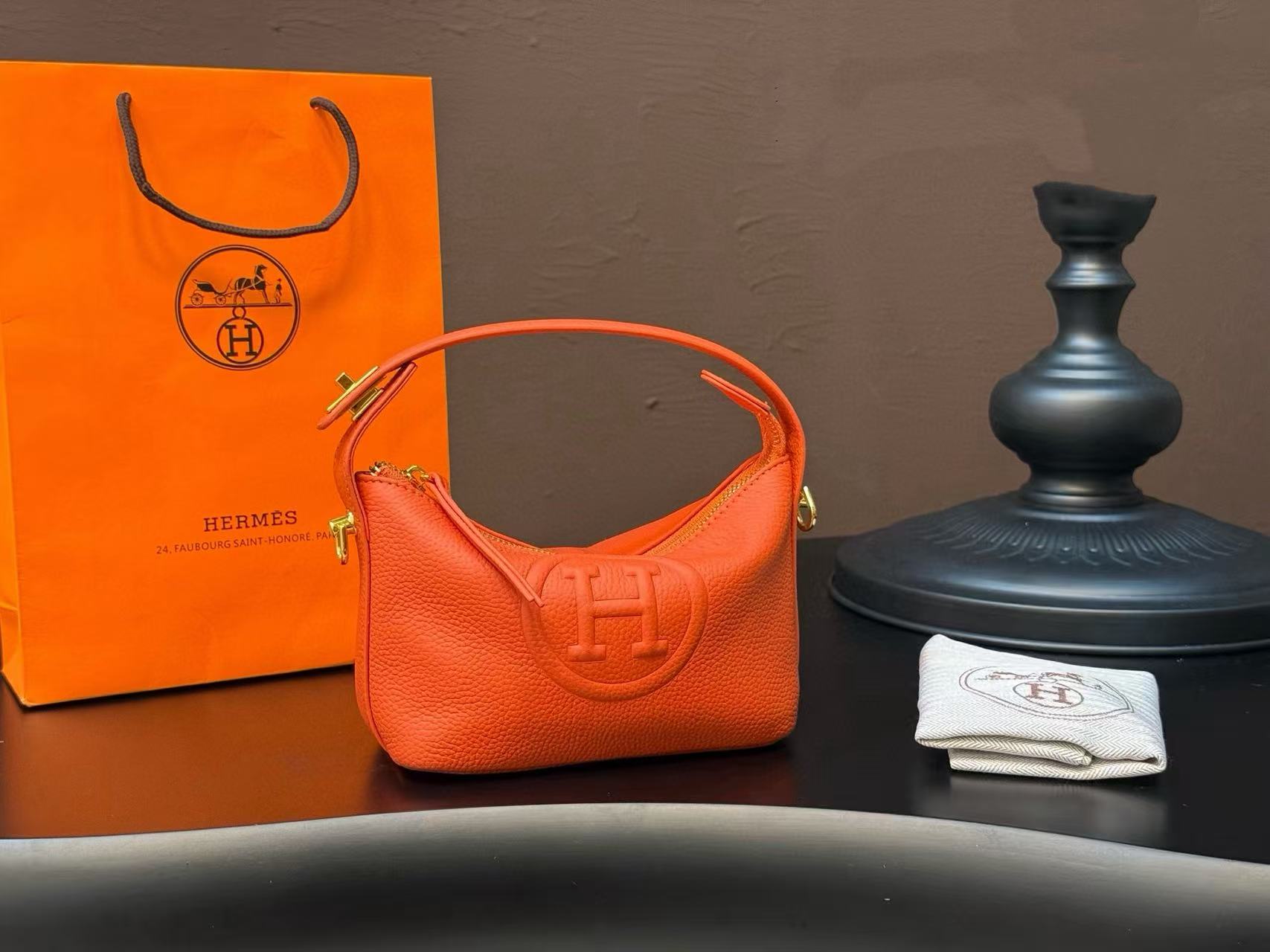 HERME5 レザーハンドバッグ【50％割引+送料無料】