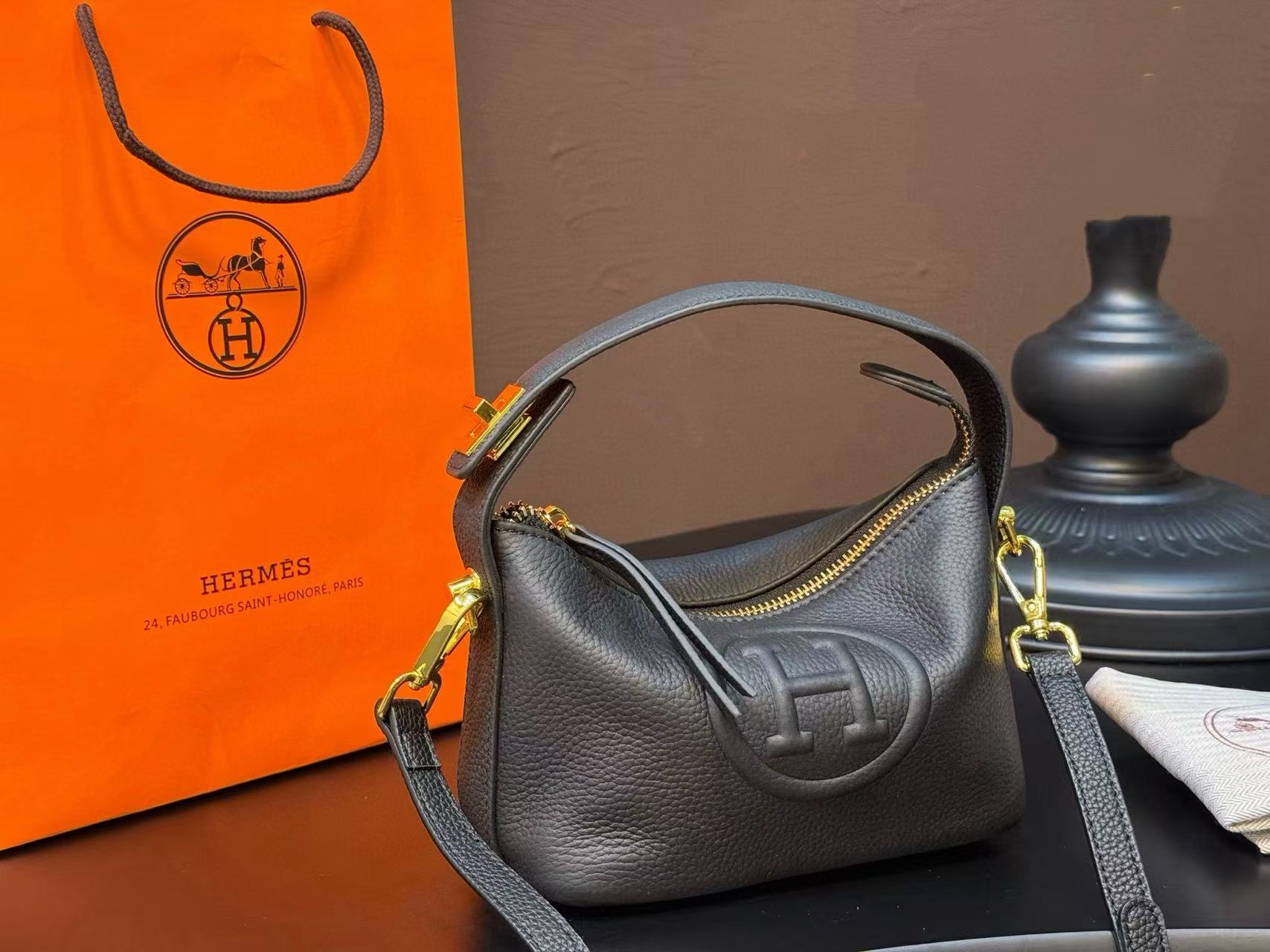 HERME5 レザーハンドバッグ【50％割引+送料無料】
