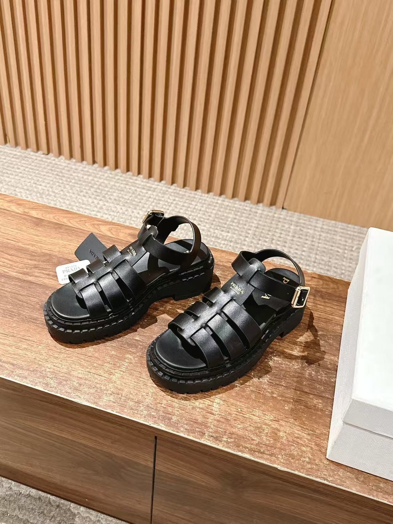 PR4DA 高品質厚底サンダル【50％割引+送料無料】