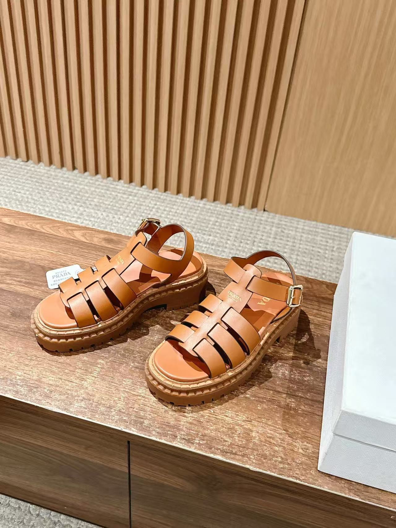 PR4DA 高品質厚底サンダル【50％割引+送料無料】