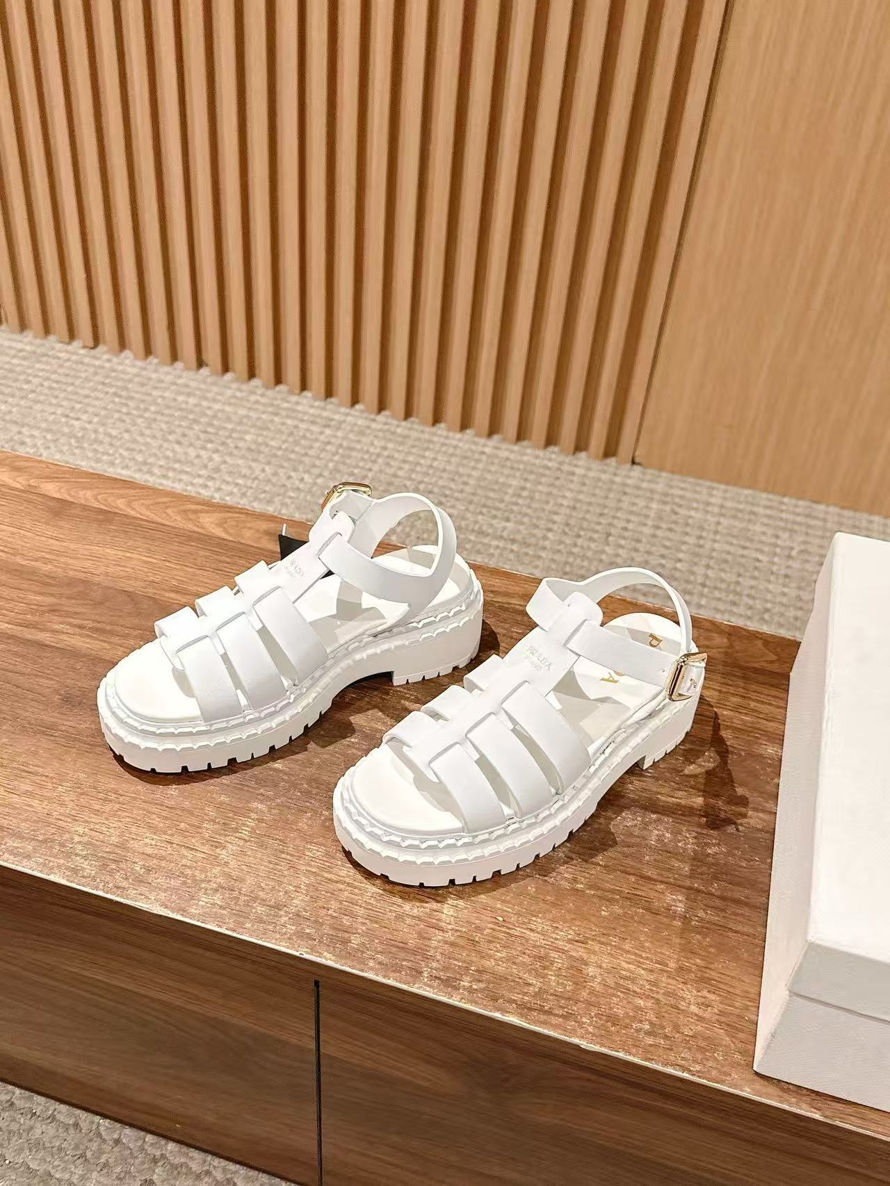 PR4DA 高品質厚底サンダル【50％割引+送料無料】