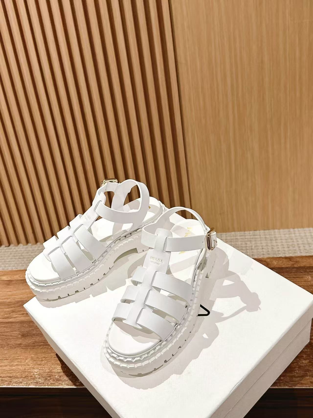 PR4DA 高品質厚底サンダル【50％割引+送料無料】