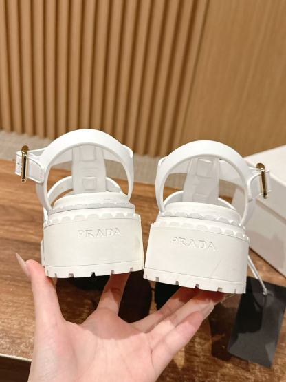 PR4DA 高品質厚底サンダル【50％割引+送料無料】