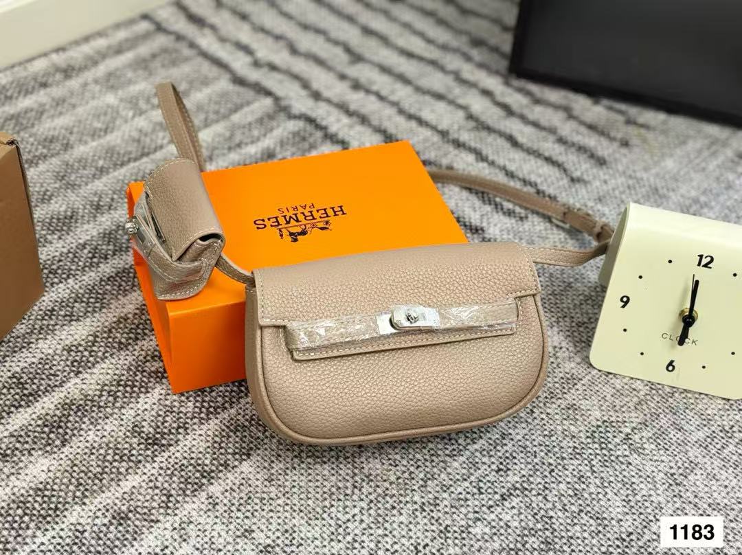 HERME5 レザー アンダーアームバッグ【50％割引+送料無料】