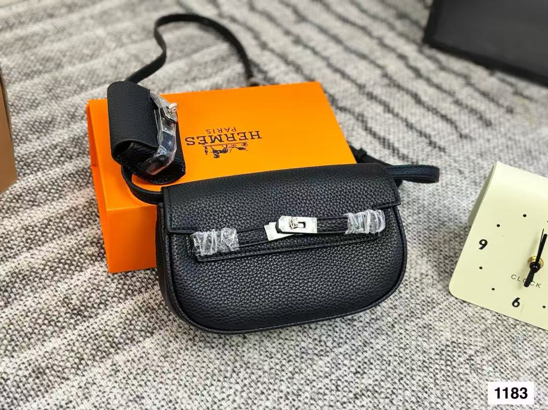 HERME5 レザー アンダーアームバッグ【50％割引+送料無料】