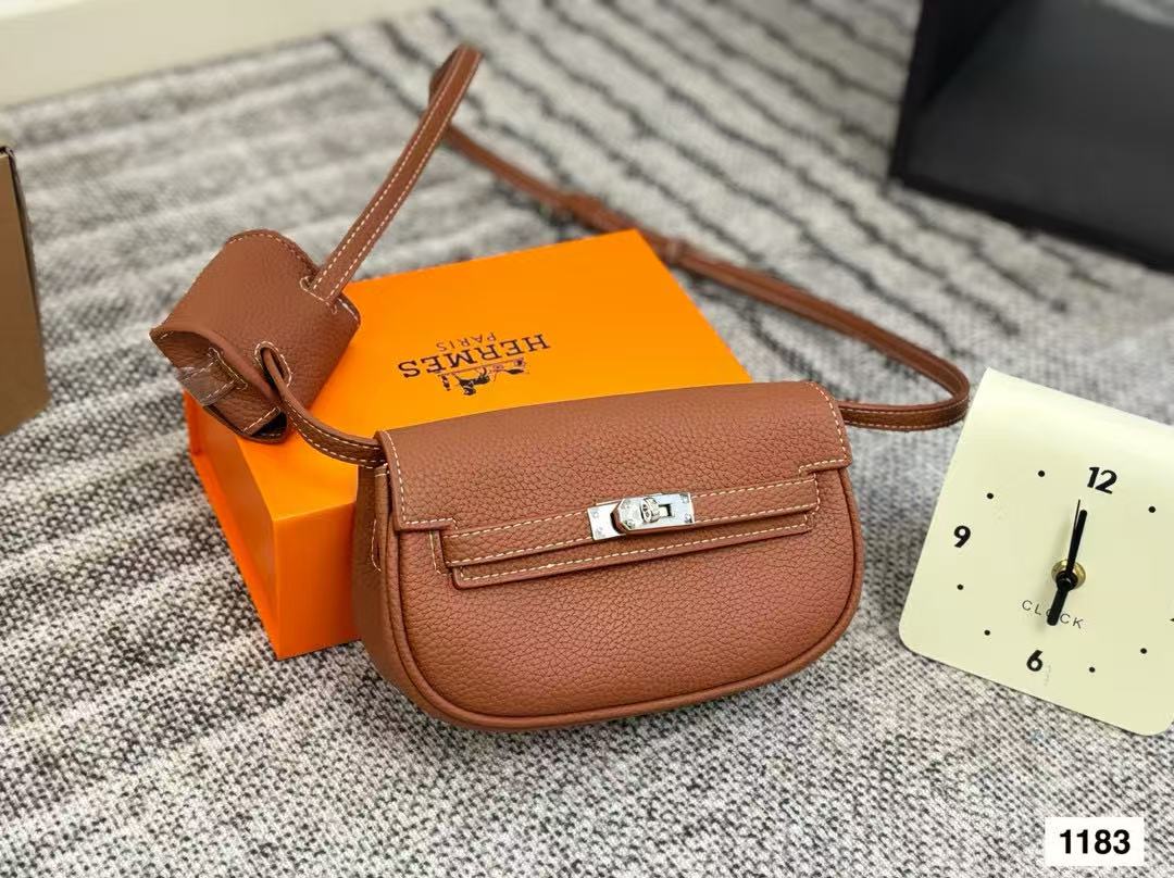 HERME5 レザー アンダーアームバッグ【50％割引+送料無料】