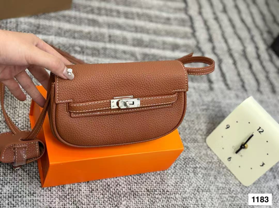 HERME5 レザー アンダーアームバッグ【50％割引+送料無料】