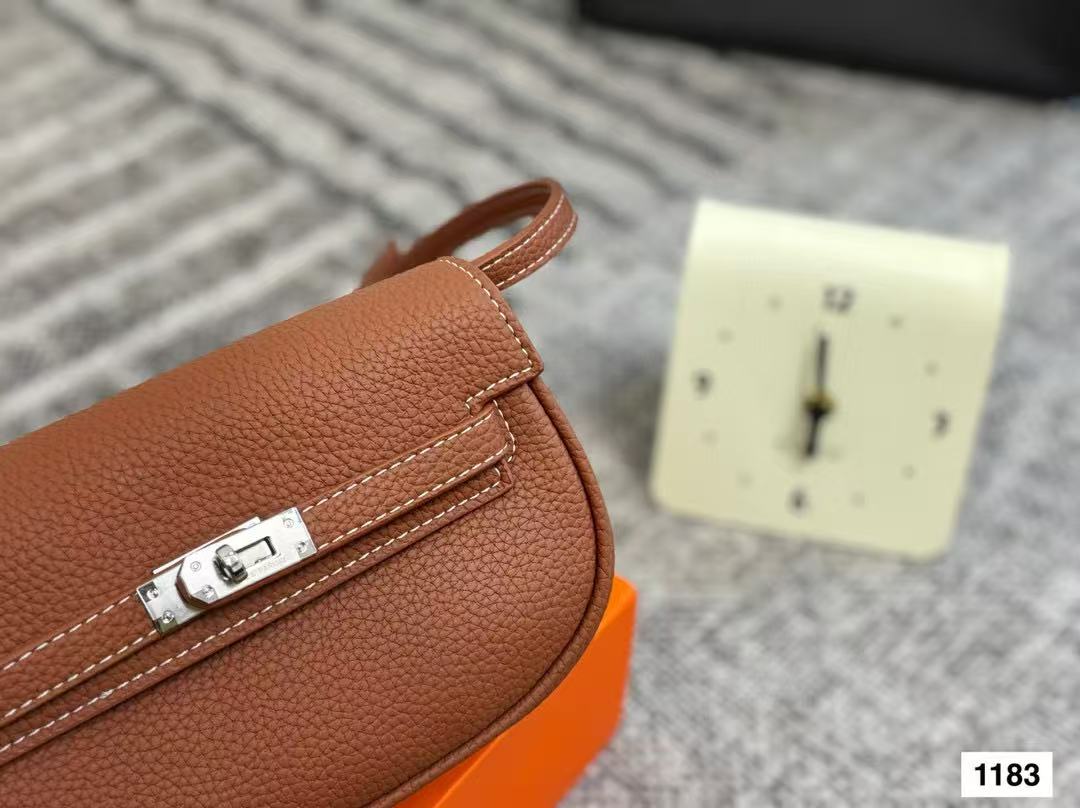 HERME5 レザー アンダーアームバッグ【50％割引+送料無料】
