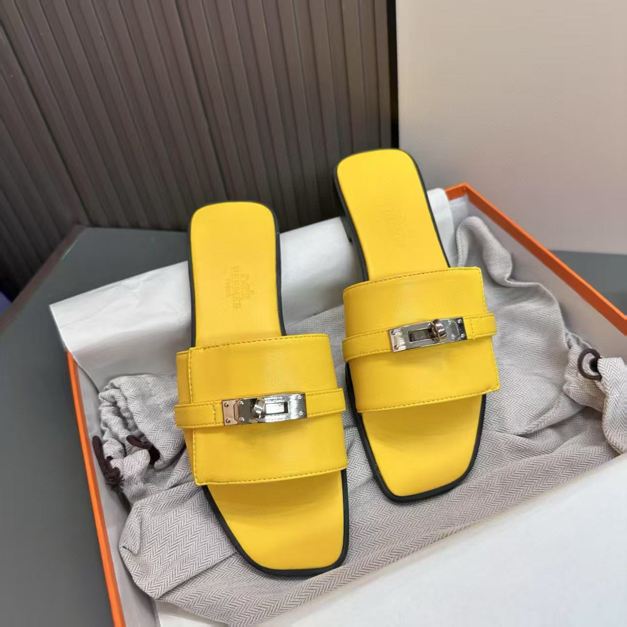 HERME5 高品質シンプルスリッパ【50％割引+送料無料】