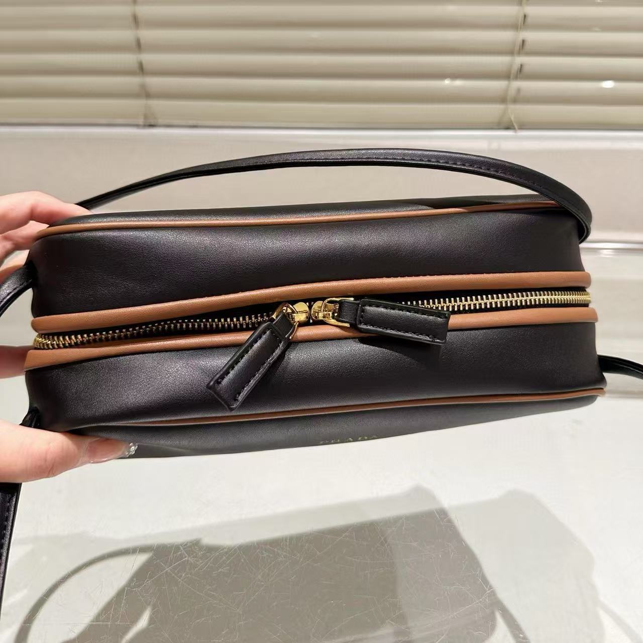 PR4DA シンプル アンダーアームバッグ【50％割引+送料無料】