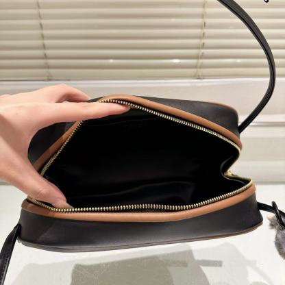 PR4DA シンプル アンダーアームバッグ【50％割引+送料無料】